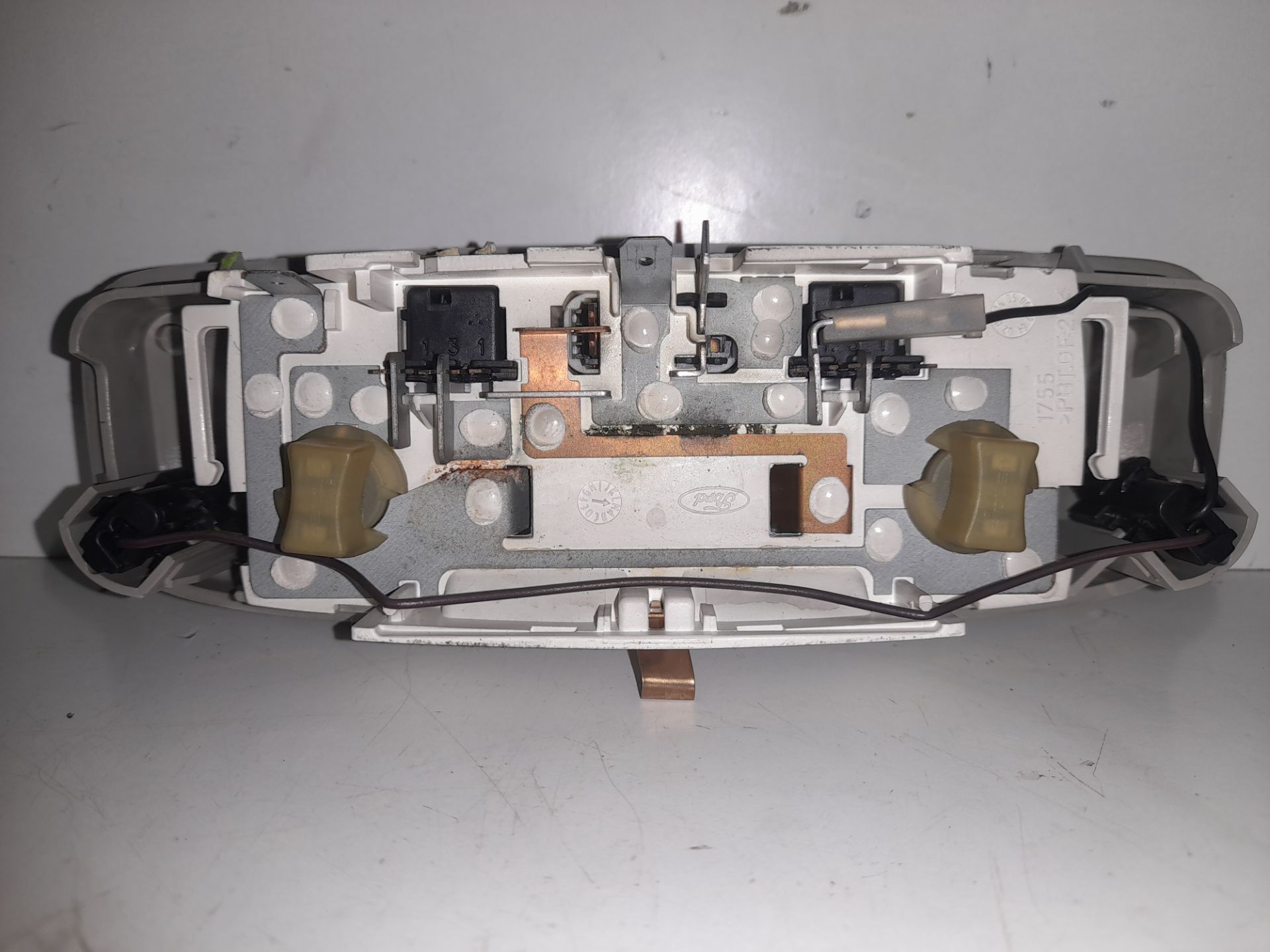 LUZ INTERIOR FORD MONDEO BER. (CA2) Ghia