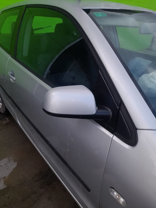 VOLKSWAGEN POLO (9N1) *