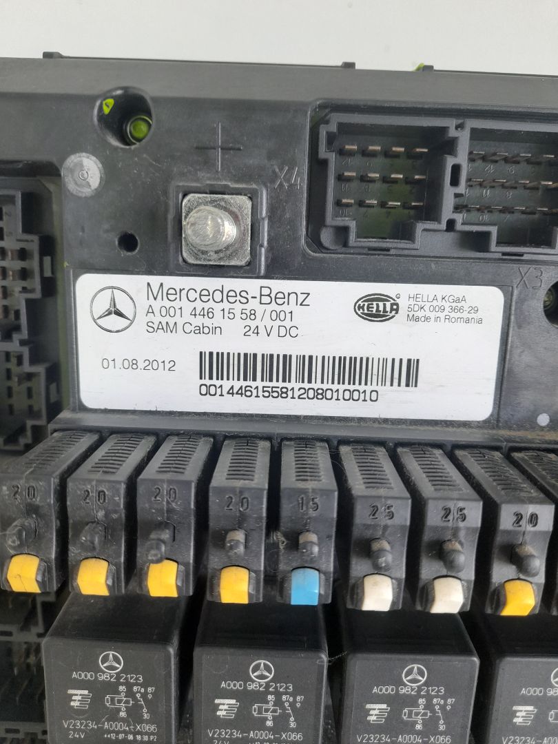 CAJA FUSIBLE SAM MERCEDES-BENZ ACTROS BM 963.XXX 2-ACHSER 18XX 4x2 Fahrgestell L ClassicSpace