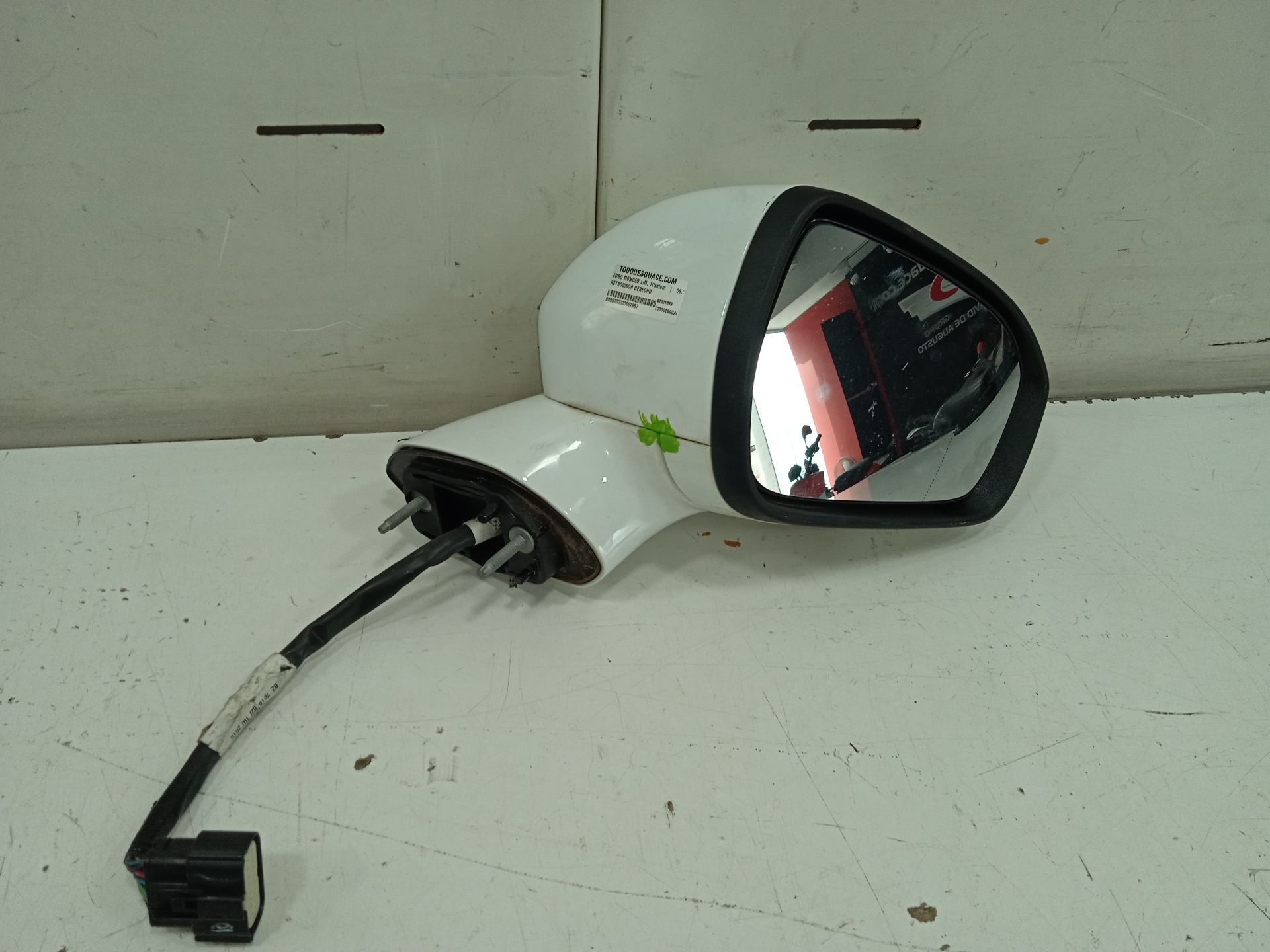 RETROVISOR DERECHO