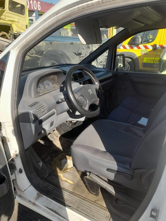 PEUGEOT EXPERT KOMBI *