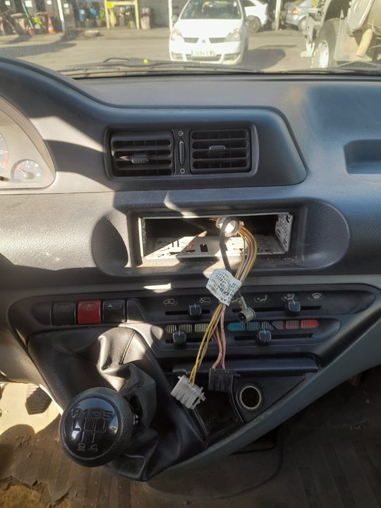 PEUGEOT EXPERT KOMBI *