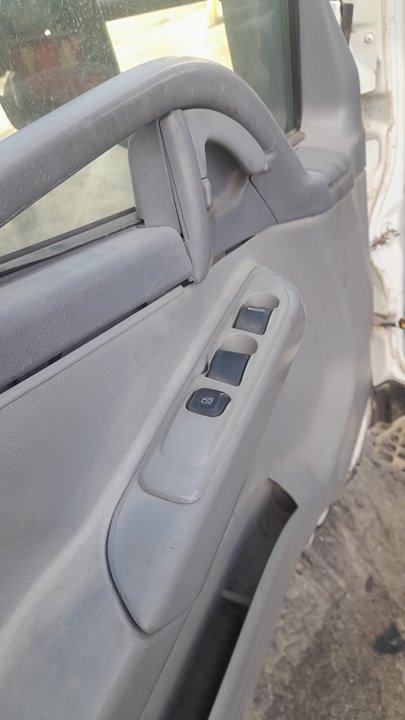 MITSUBISHI CANTER 4.05 -> Plataforma 35 Cabina doble (Comfort) Motor 3,0 Ltr. - 92 kW Diesel