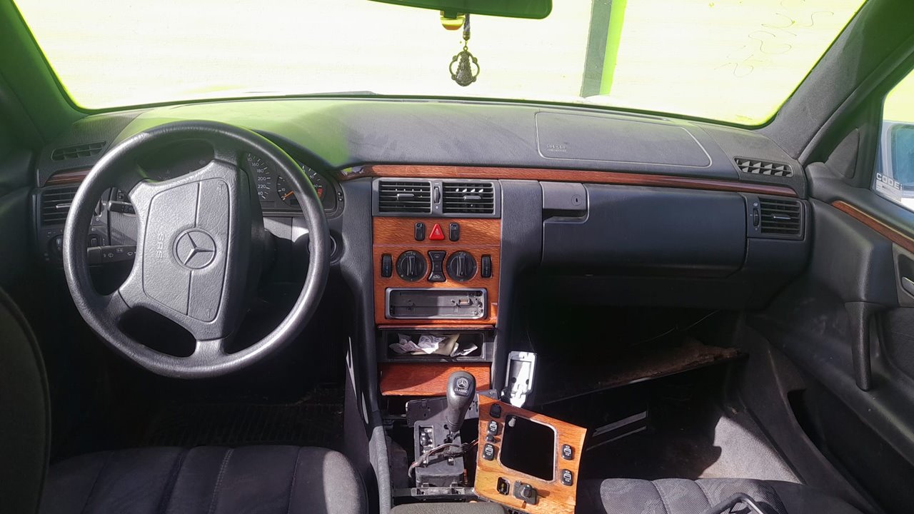 MERCEDES-BENZ CLASE E (W210) BERLINA *