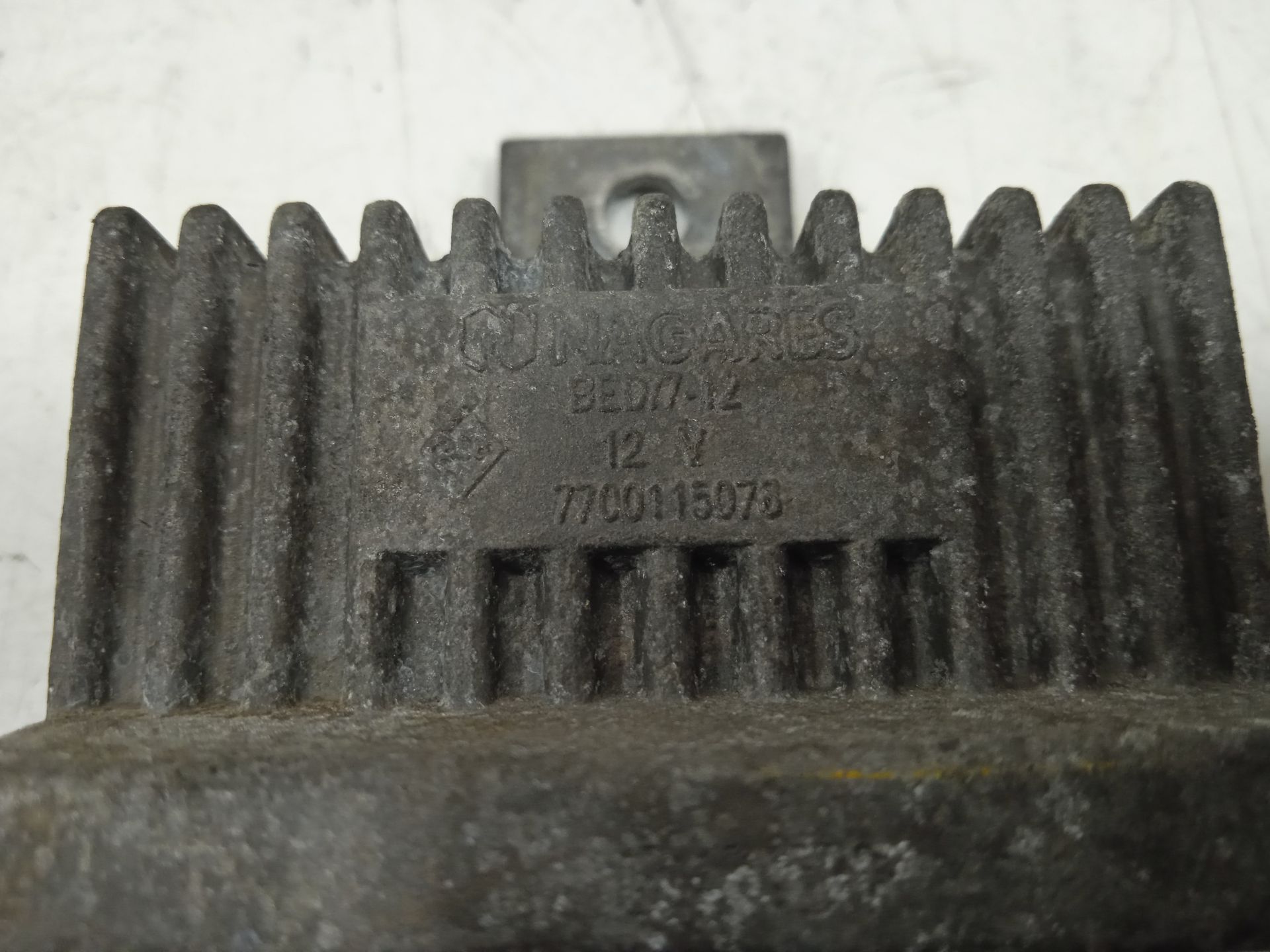 CAJA PRECALENTAMIENTO RENAULT CLIO III Authentique