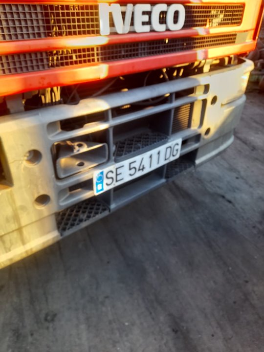 IVECO EUROCARGO FSA     (Typ 320 E 27) Larga distancia Motor 7,7 Ltr. - 196 kW Diesel