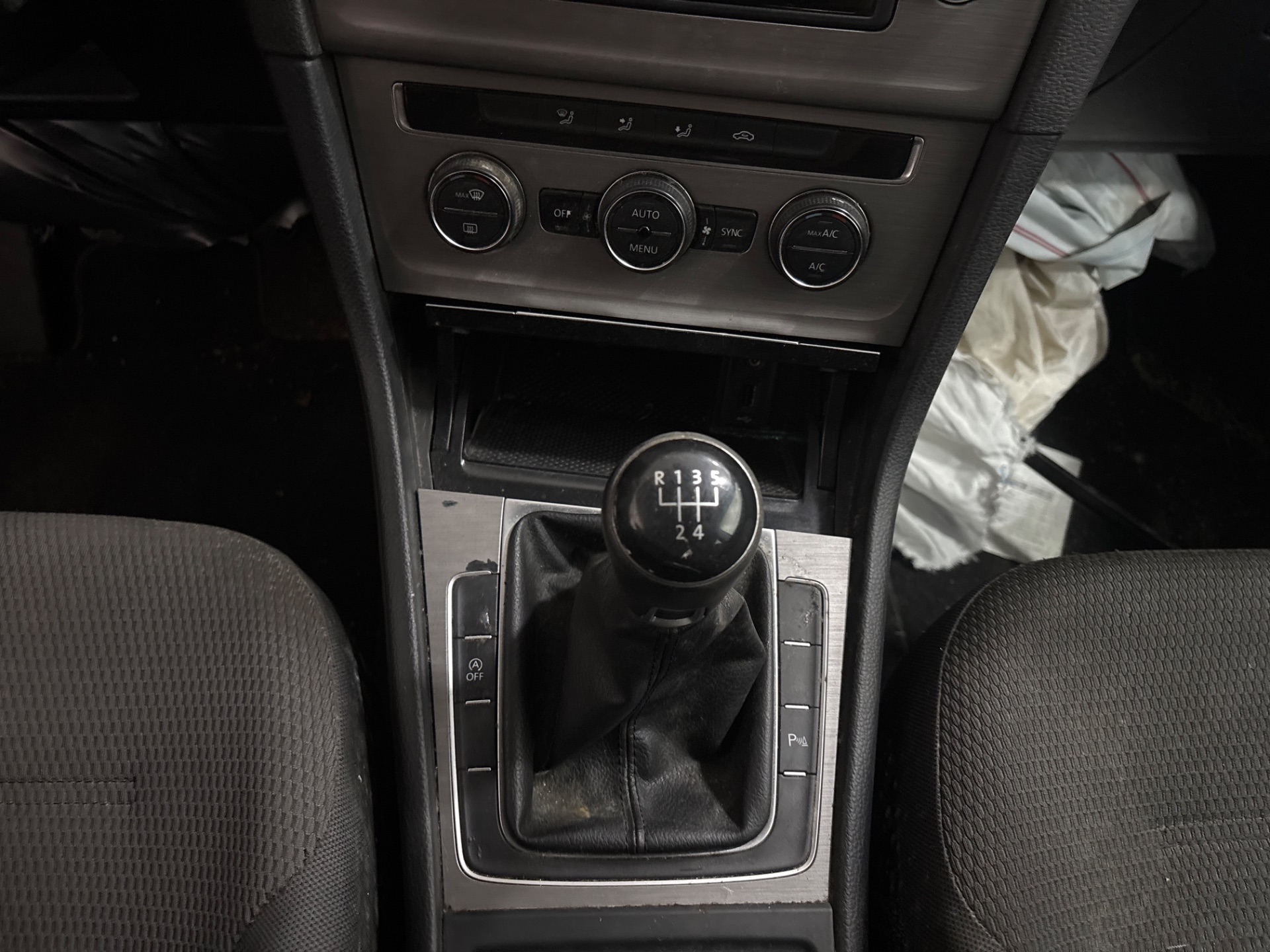 VOLKSWAGEN GOLF VII LIM. BlueMotion Motor 1,6 Ltr. - 81 kW 16V TDI DPF