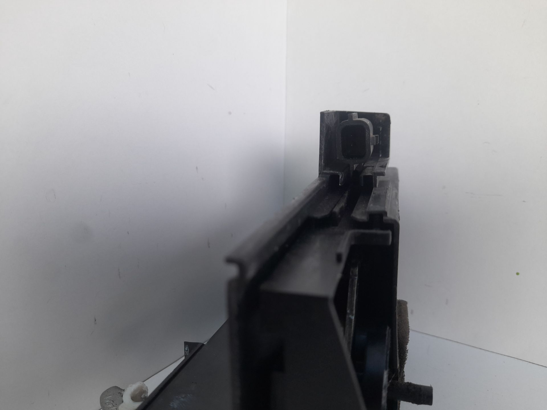 CERRADURA PUERTA TRASERA DERECHA