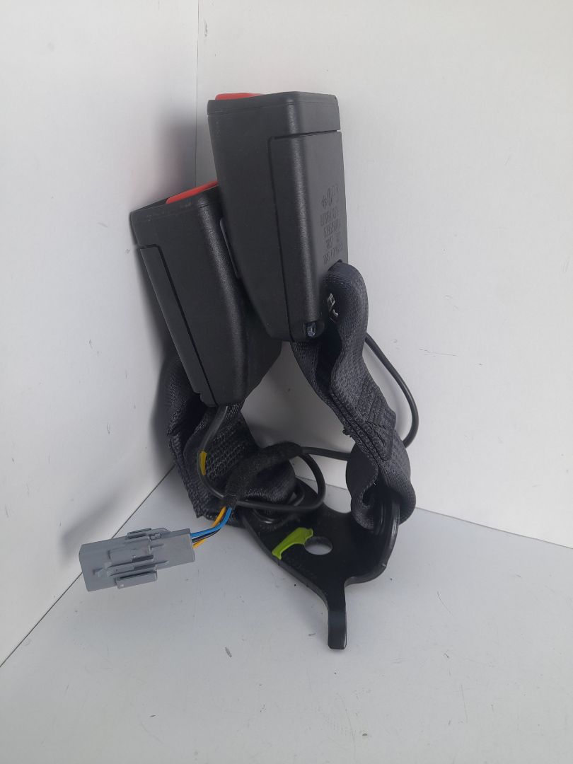 ANCLAJE CINTURON TRASERO DERECHO DACIA SANDERO III *