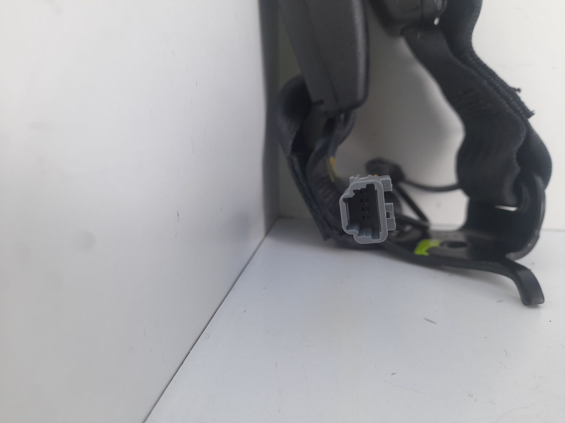 ANCLAJE CINTURON TRASERO DERECHO DACIA SANDERO III *