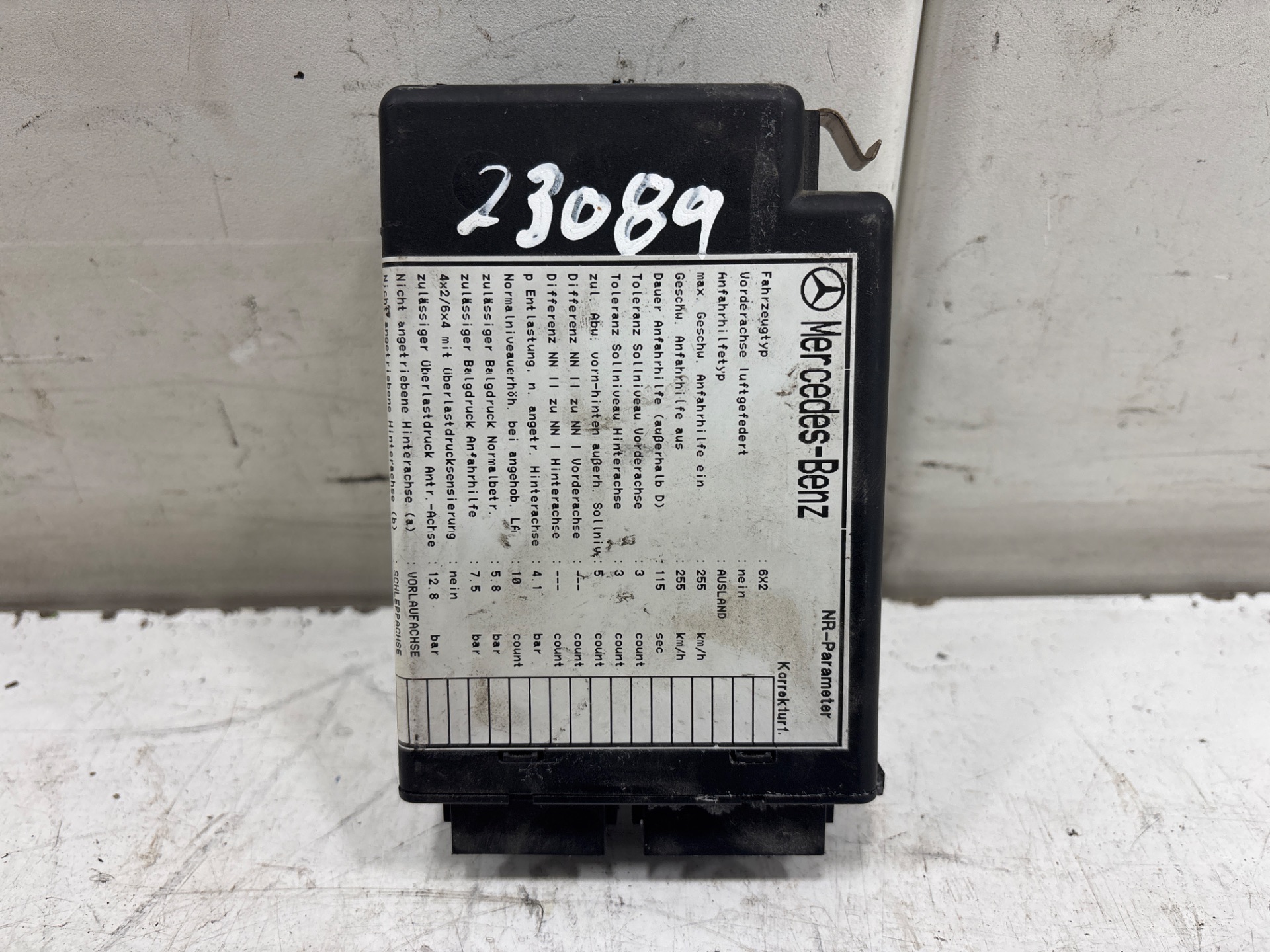 ECU/ ECAS MERCEDES ATEGO 4 CYL. 4X2 2005 -> *   |   0.04 - 0.13