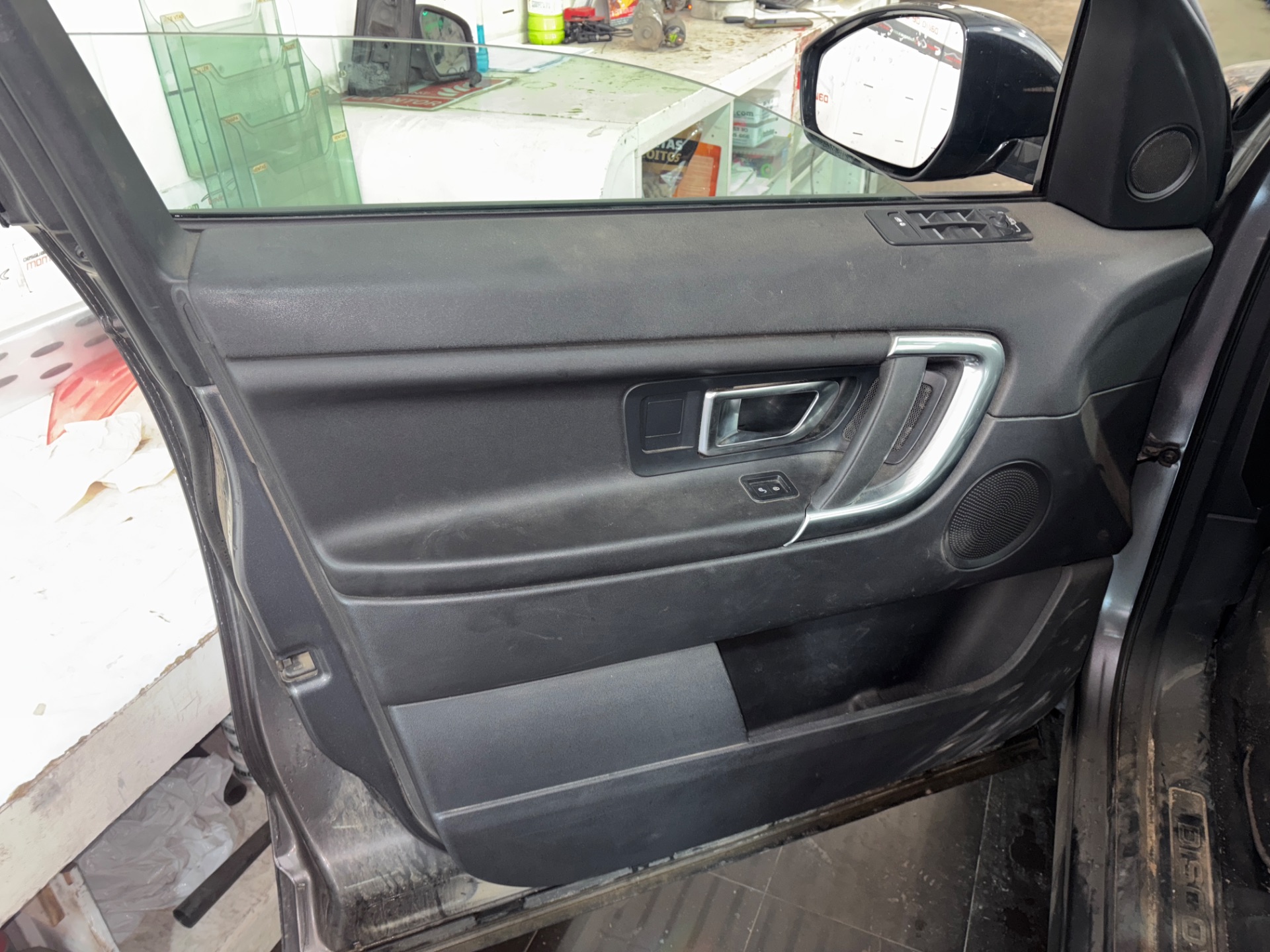 LAND ROVER DISCOVERY SPORT SE Motor 2,0 Ltr. - 132 kW Td4 CAT