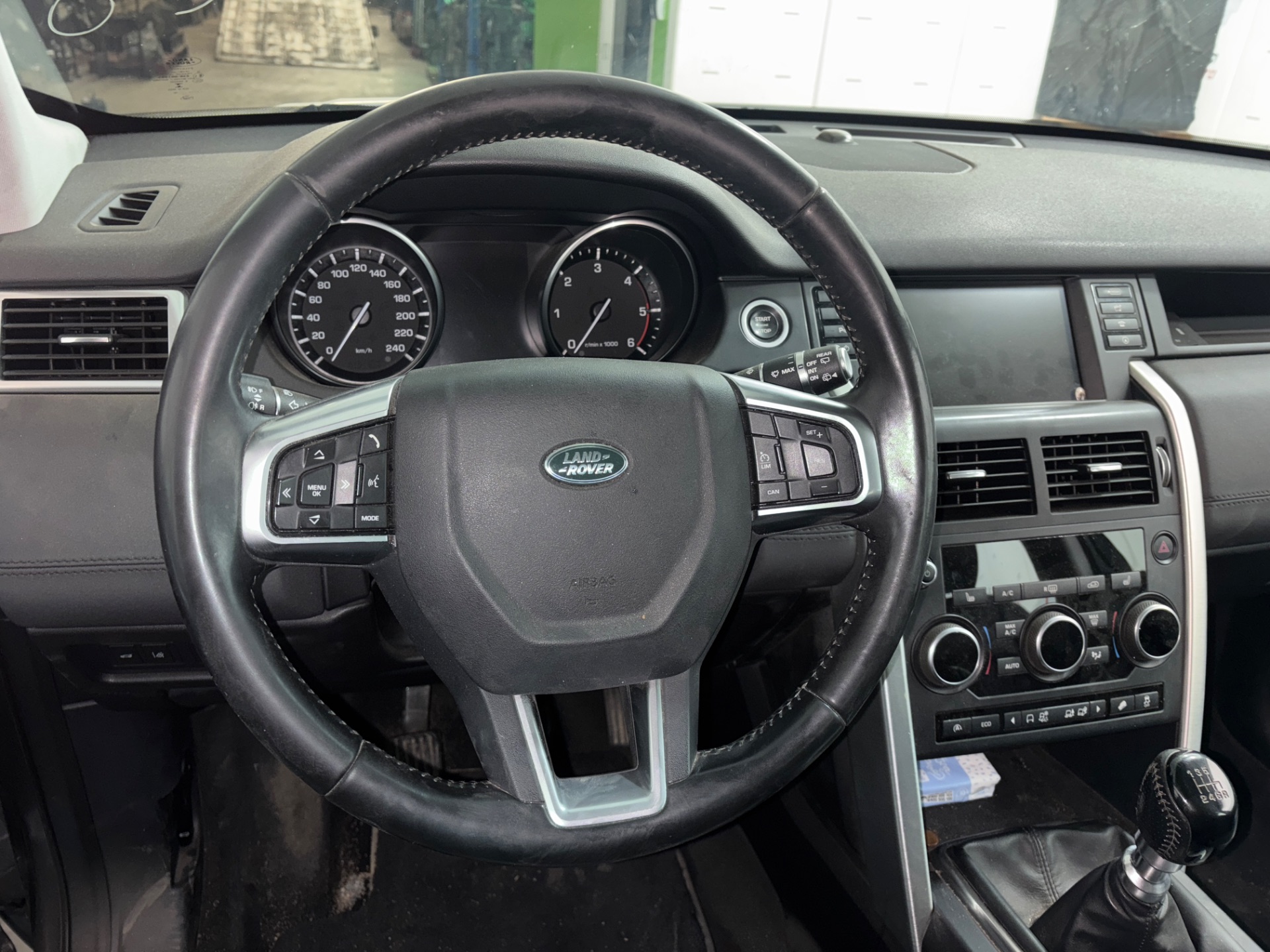 LAND ROVER DISCOVERY SPORT SE Motor 2,0 Ltr. - 132 kW Td4 CAT
