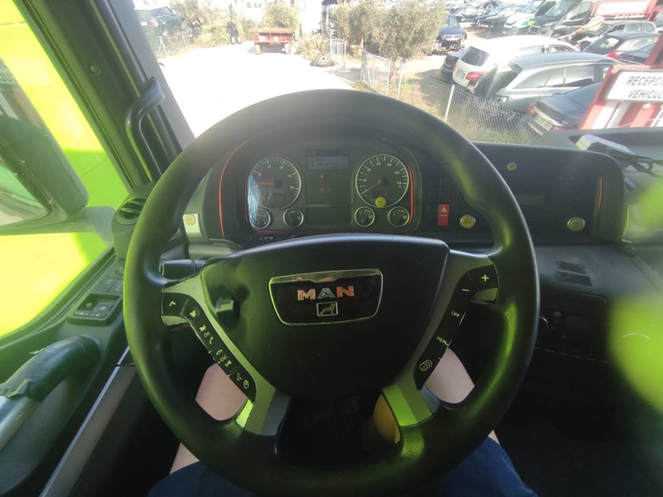 MAN TGX 33.XXX FG /   6x4   BL XLX Motor 12,4 Ltr. - 353 kW Diesel
