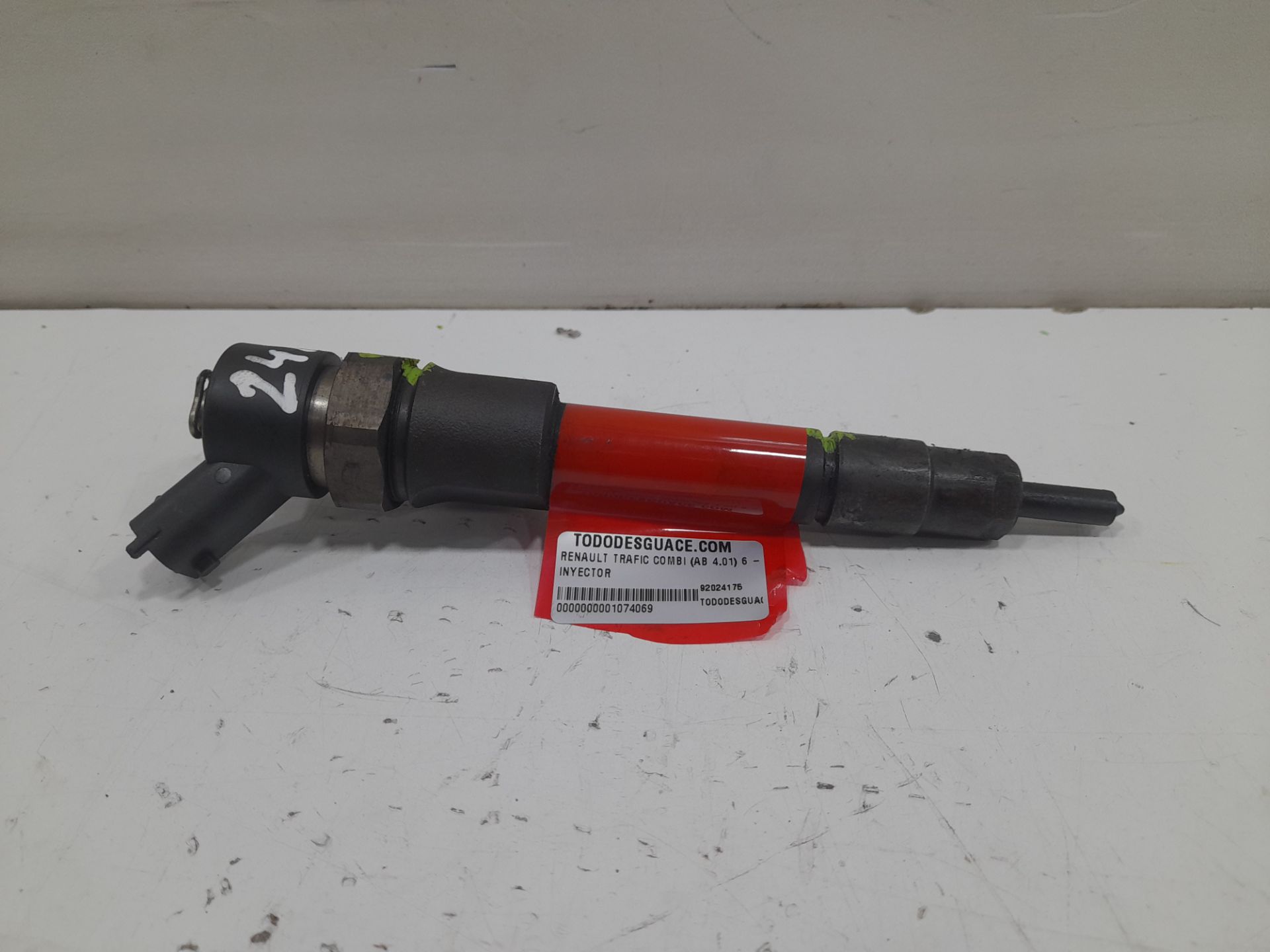 INYECTOR RENAULT TRAFIC COMBI (AB 4.01) 6 - plazas (L2H1) acristalado parcial 2,9t   Combi largo