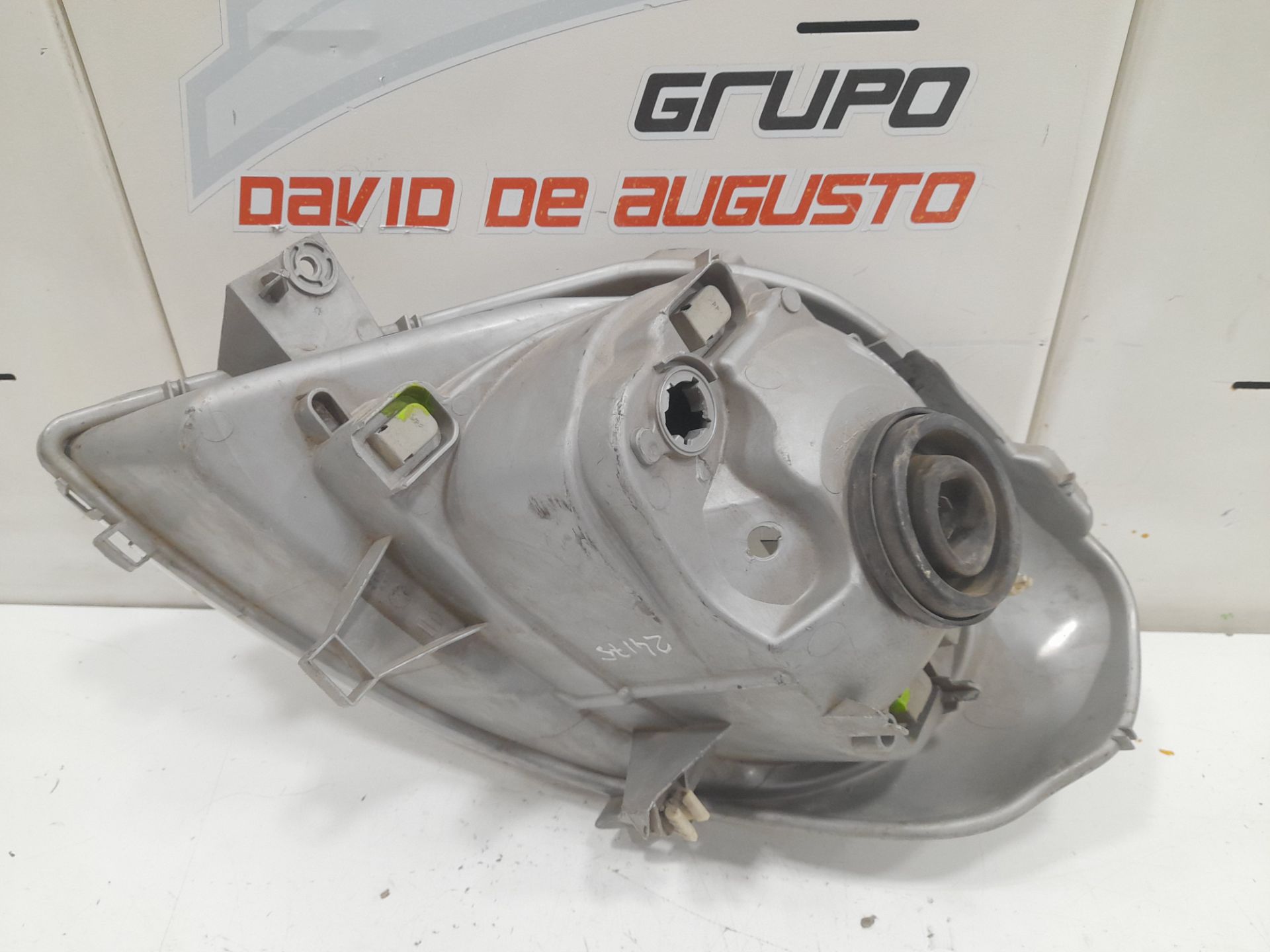 FARO DERECHO RENAULT TRAFIC COMBI (AB 4.01) 6 - plazas (L2H1) acristalado parcial 2,9t   Combi largo