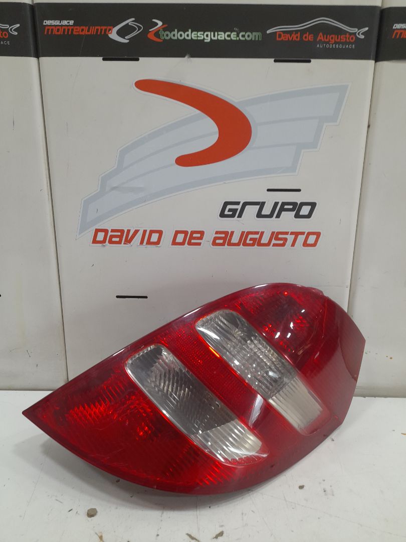 PILOTO TRASERO DERECHO MERCEDES-BENZ CLASE A (W169) *