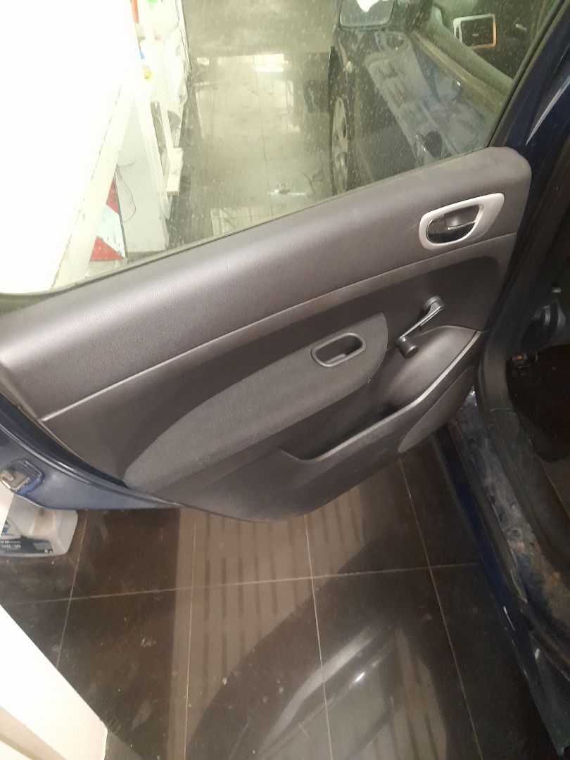 PEUGEOT 307 BERLINA (S2) XS + Motor 1,6 Ltr. - 80 kW 16V CAT