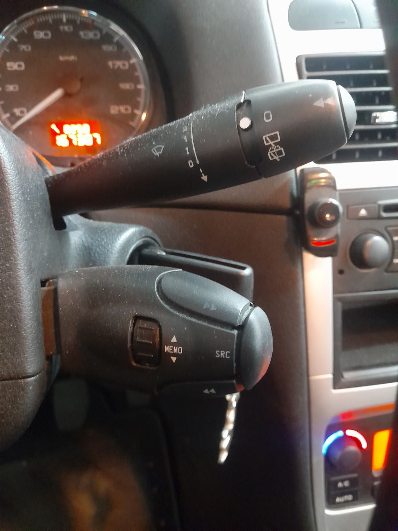 PEUGEOT 307 BERLINA (S2) XS + Motor 1,6 Ltr. - 80 kW 16V CAT