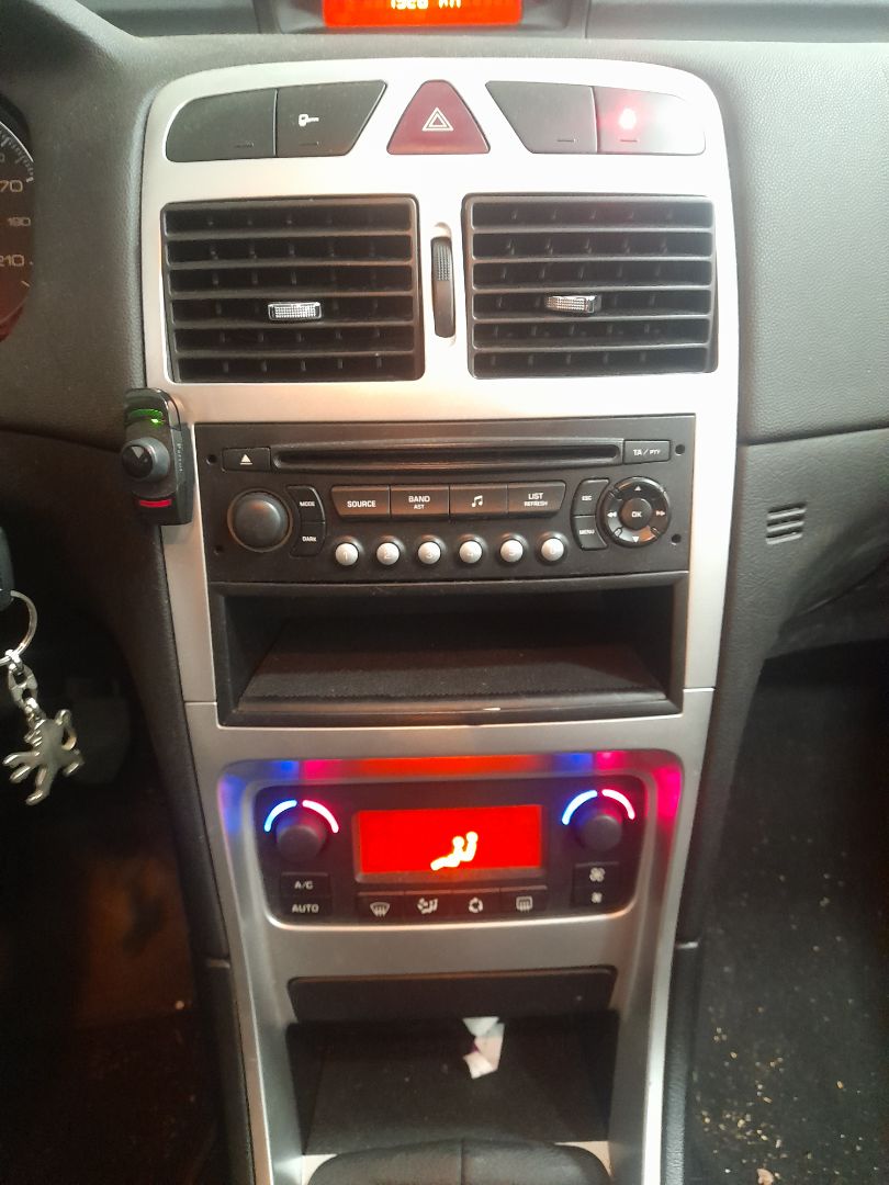 PEUGEOT 307 BERLINA (S2) XS + Motor 1,6 Ltr. - 80 kW 16V CAT
