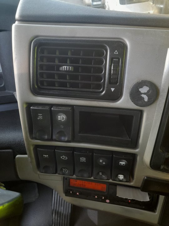 RENAULT MAGNUM AB 2005 Chasis         4X2    4XX.18 Gran espacio Motor 12,8 Ltr. - 368 kW Diesel