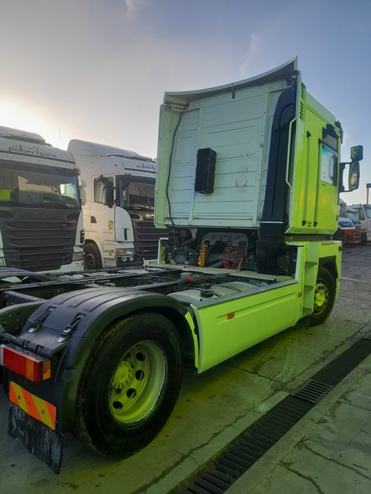 RENAULT MAGNUM AB 2005 Chasis         4X2    4XX.18 Gran espacio Motor 12,8 Ltr. - 368 kW Diesel