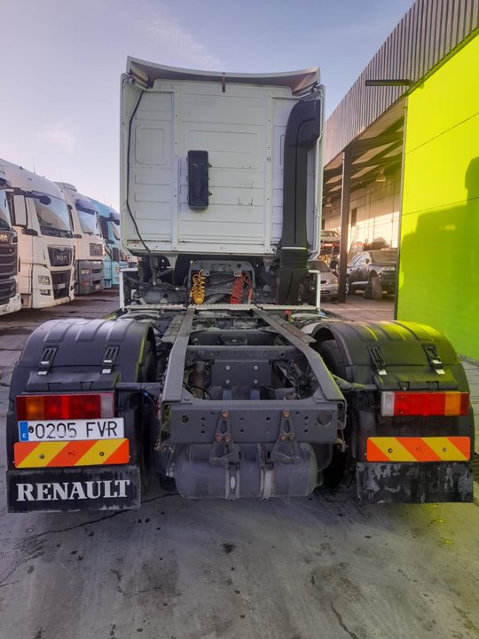 RENAULT MAGNUM AB 2005 Chasis         4X2    4XX.18 Gran espacio Motor 12,8 Ltr. - 368 kW Diesel