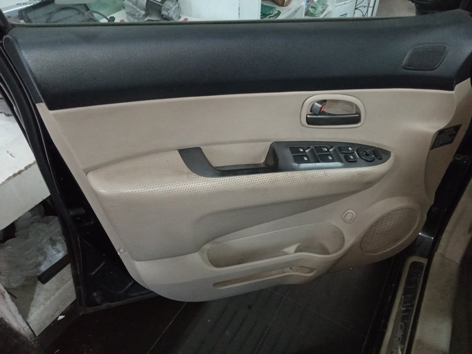 KIA CARENS (UN) Concept Motor 2,0 Ltr. - 103 kW CRDi