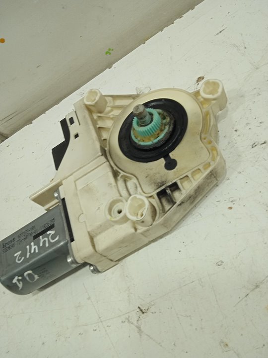 MOTOR ELEVALUNAS DELANTERO IZQUIERDO AUDI A6 BERLINA (4F2) 2.0 TDI