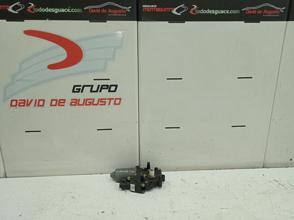 MOTOR ELEVALUNAS TRASERO DERECHO