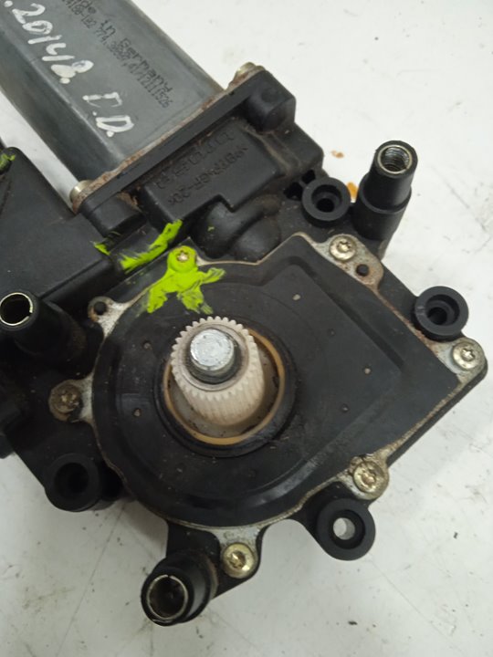 MOTOR ELEVALUNAS TRASERO DERECHO foto 3