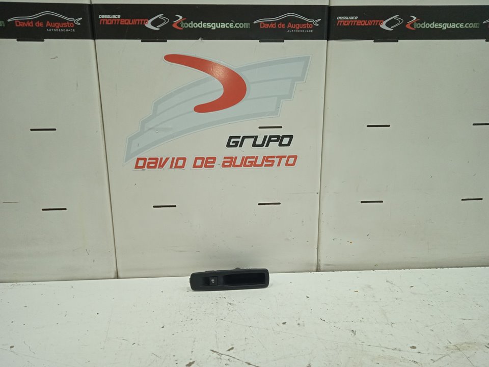 MANDO ELEVALUNAS TRASERO DERECHO RENAULT MEGANE III BERLINA 5 P BOSE Edition