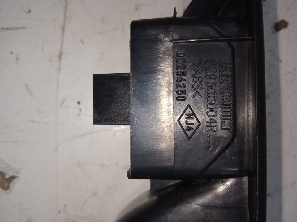 MANDO ELEVALUNAS TRASERO DERECHO RENAULT MEGANE III BERLINA 5 P BOSE Edition