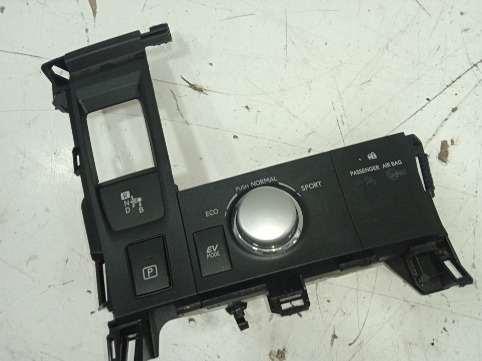 CARCASA GUARNECIDO CENTRAL LEXUS CT 200h   |   01.13 - 12.20