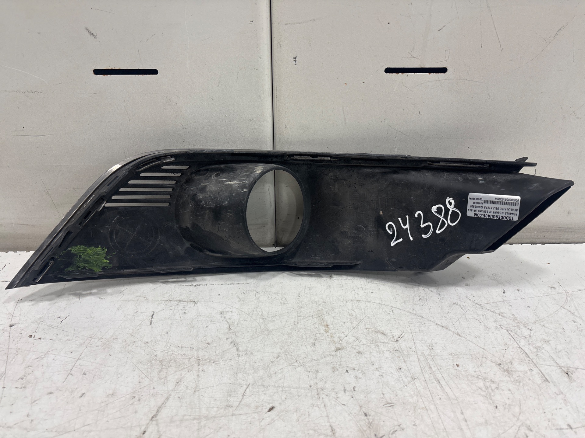 REJILLA AIRE DELANTERA IZQUIERDA RENAULT MEGANE IV BERLINA 5P Business