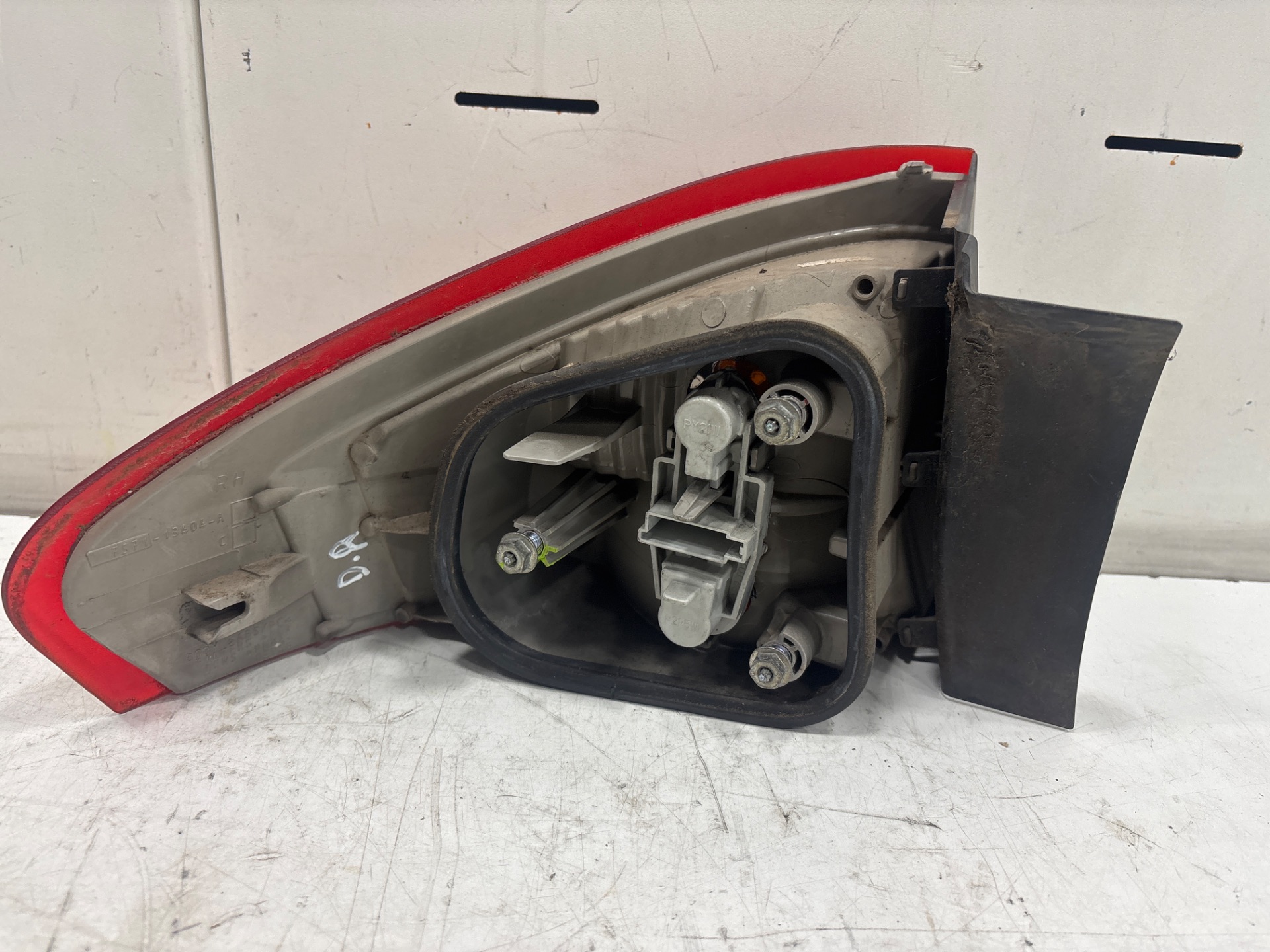PILOTO TRASERO DERECHO FORD MONDEO BER. (CA2) Ghia
