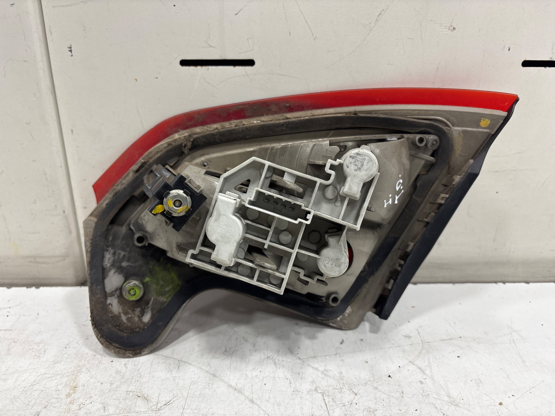 PILOTO INTERIOR TRASERO IZQUIERDO FORD MONDEO BER. (CA2) Ghia