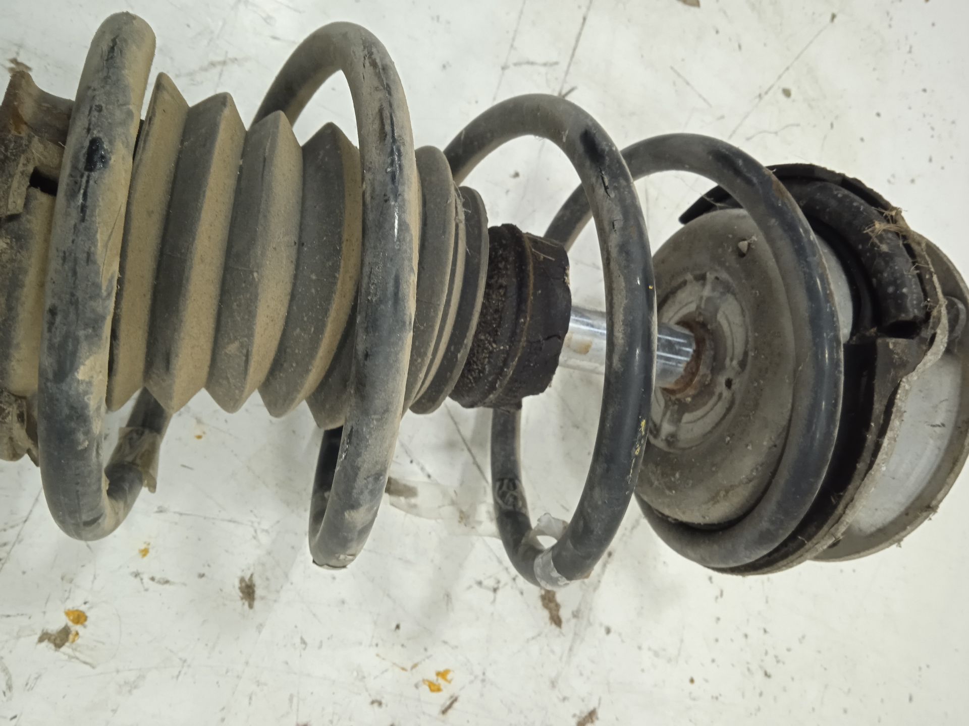 AMORTIGUADOR DELANTERO DERECHO BMW SERIE 1 BERLINA (E81/E87) 120d