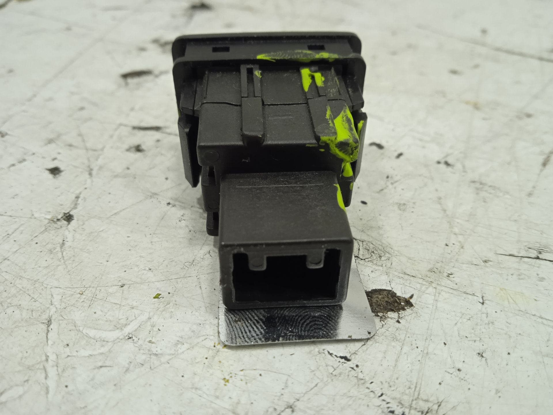 INTERRUPTOR TOYOTA YARIS Hybrid Feel!