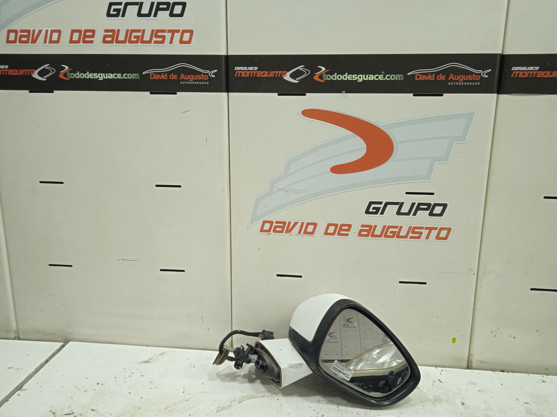 RETROVISOR DERECHO