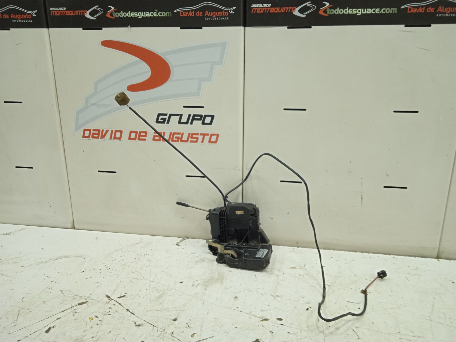 CERRADURA PUERTA DELANTERA DERECHA