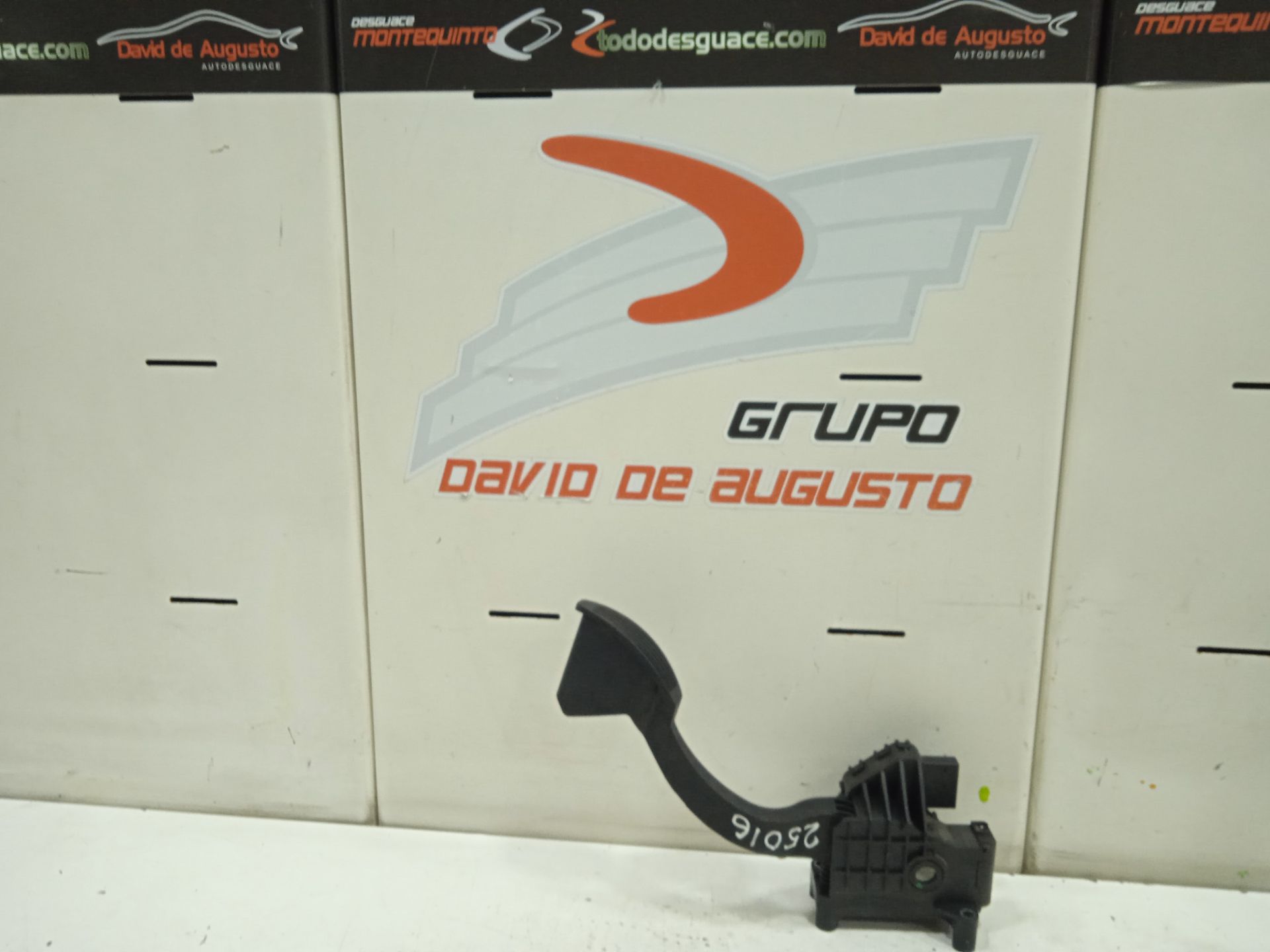 PEDAL ACELERADOR foto 3