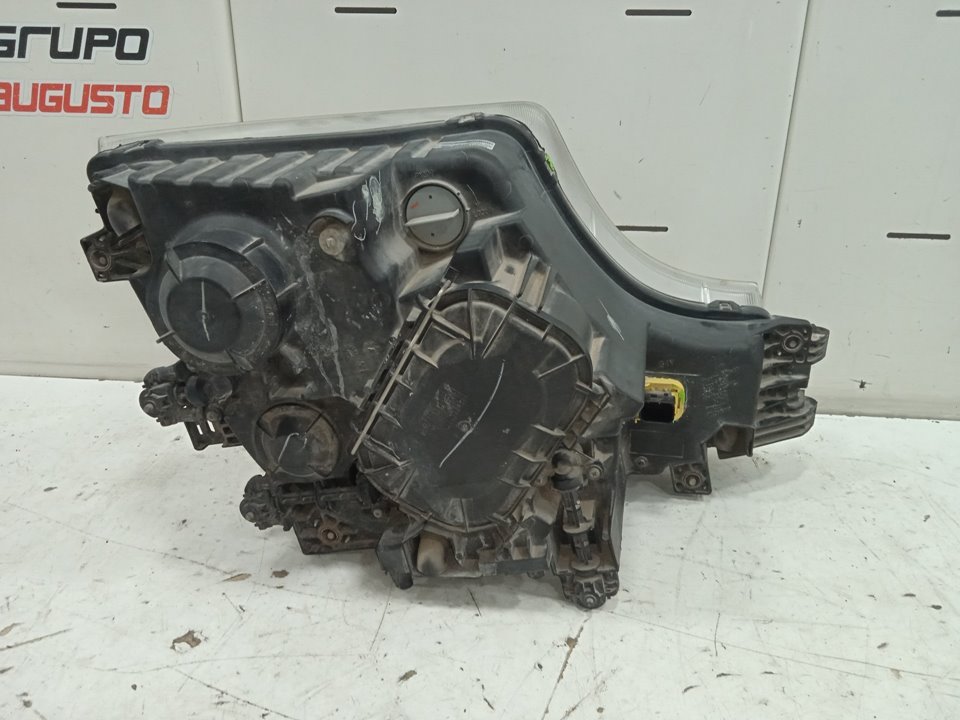 FARO IZQUIERDO MERCEDES-BENZ ACTROS 2/3 2 - EJES / 6 CIL. *
