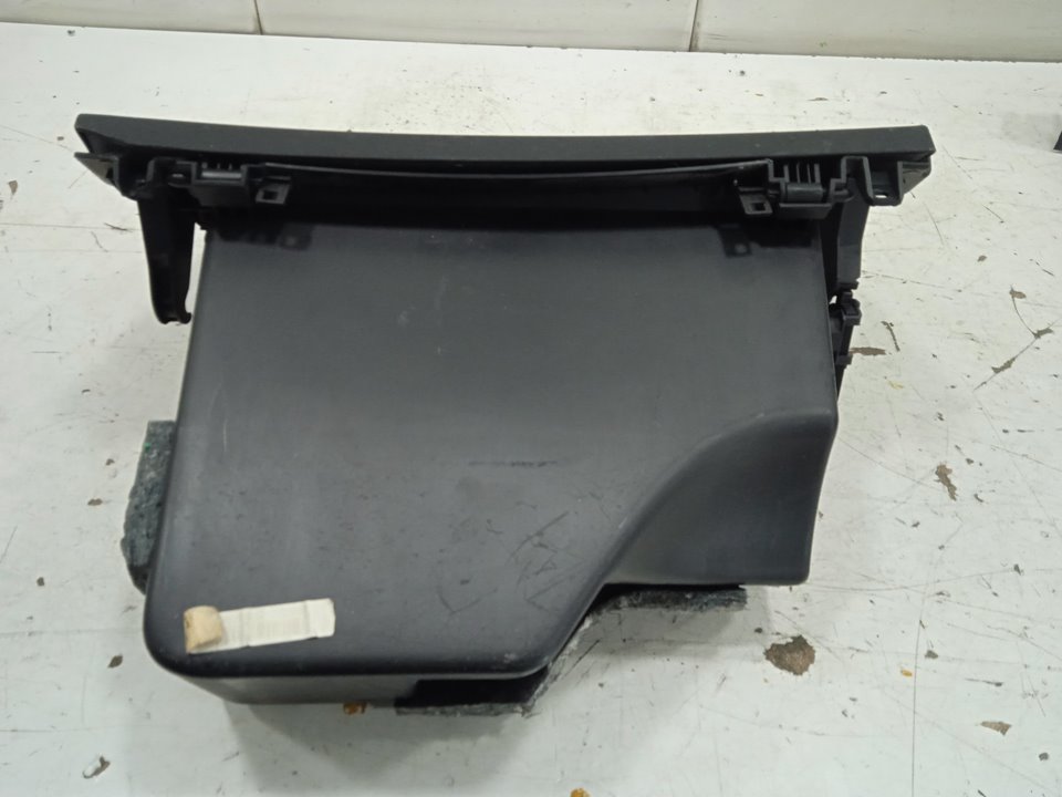 GUANTERA CITROEN C4 LIM. Collection   |   12.11 - 12.14