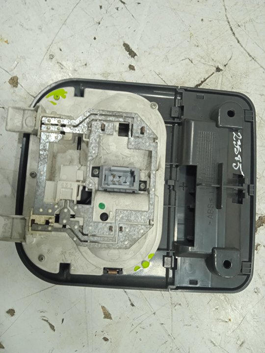 LUZ INTERIOR IVECO DAILY CAJA CERRADA (2006 =>) *