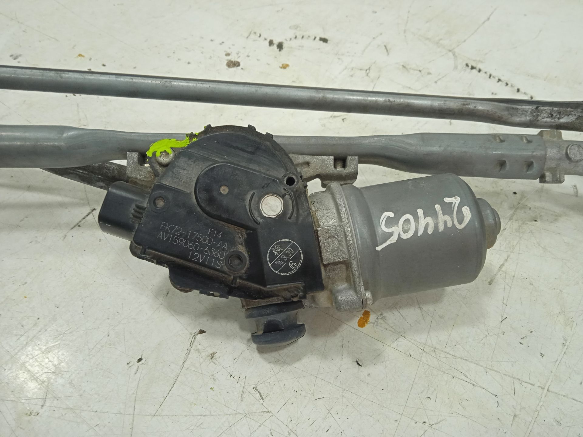 MOTOR LIMPIA DELANTERO foto 3