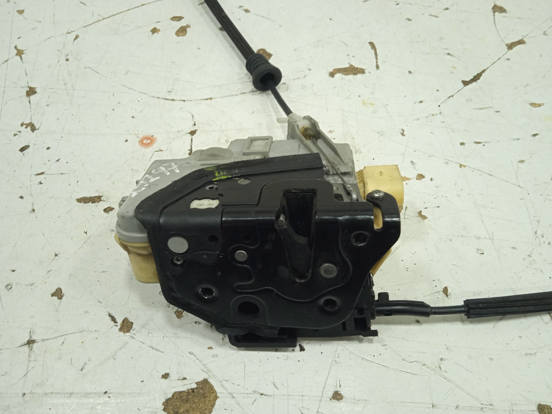 CERRADURA PUERTA DELANTERA IZQUIERDA VOLKSWAGEN PASSAT VARIANT (3C5) Highline