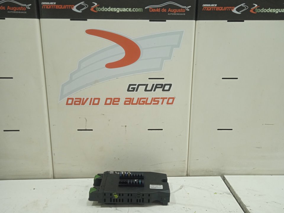 CAJA RELES / FUSIBLES VOLKSWAGEN LT CAJA CERRADA / COMBI (MOD. 1997) LT  46  Caja cerrada