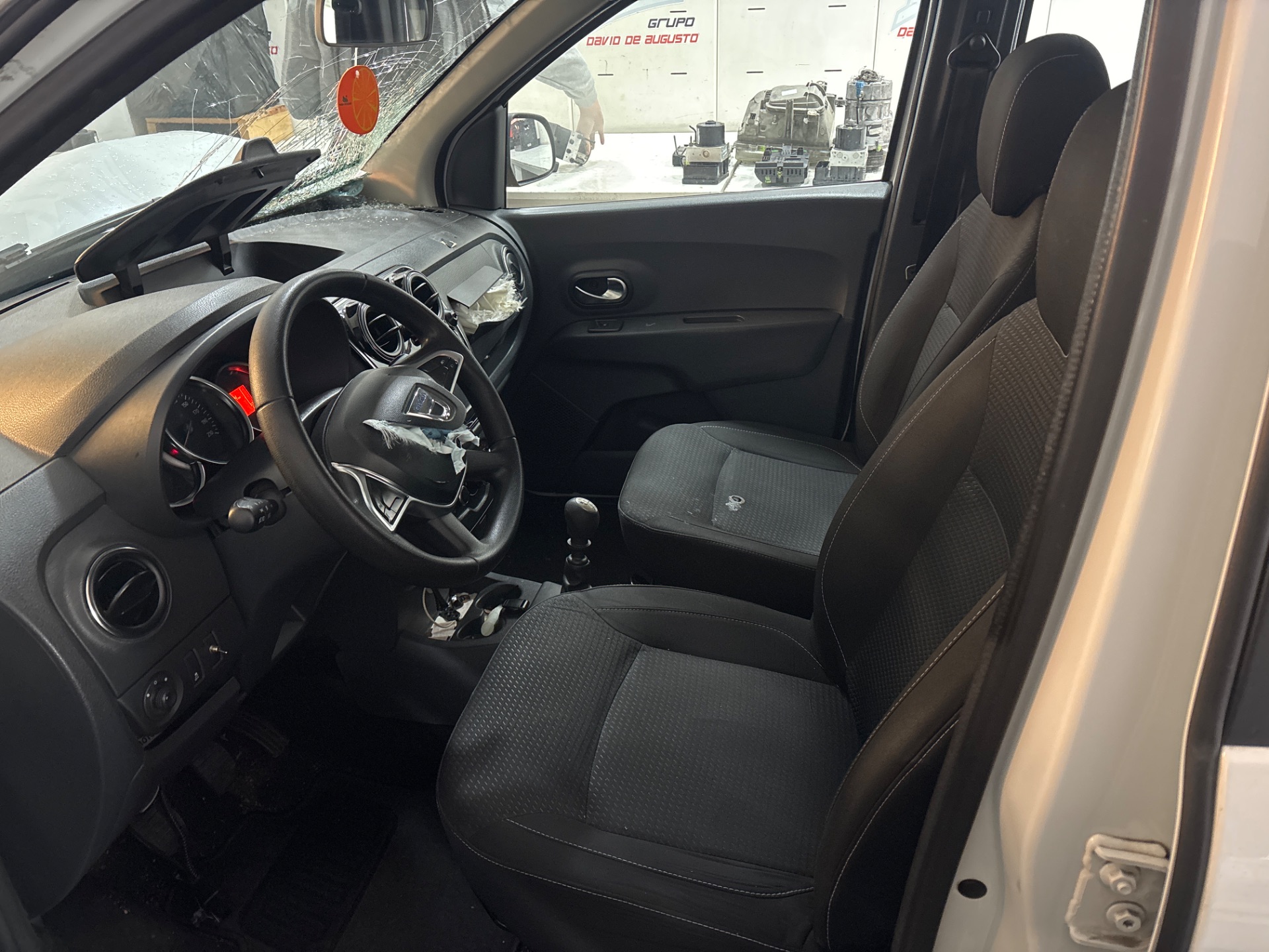 DACIA LODGY Comfort Motor 1,5 Ltr. - 70 kW BLUE dCi Diesel FAP CAT