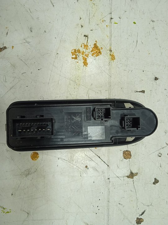 MANDO ELEVALUNAS DELANTERO IZQUIERDO foto 3